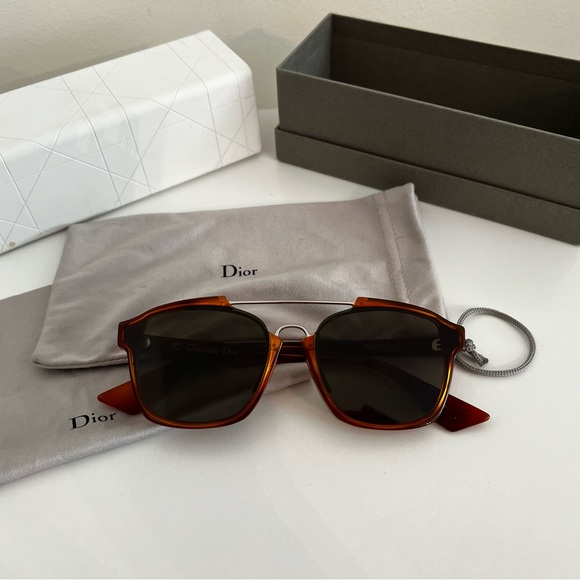 Dior aviator sunglasses. Great condition. - Picture 2 of 6
